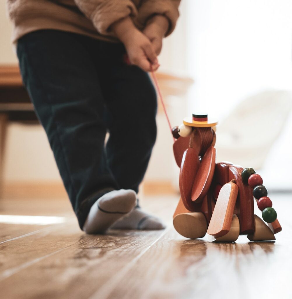 how to choose non-toxic baby gifts